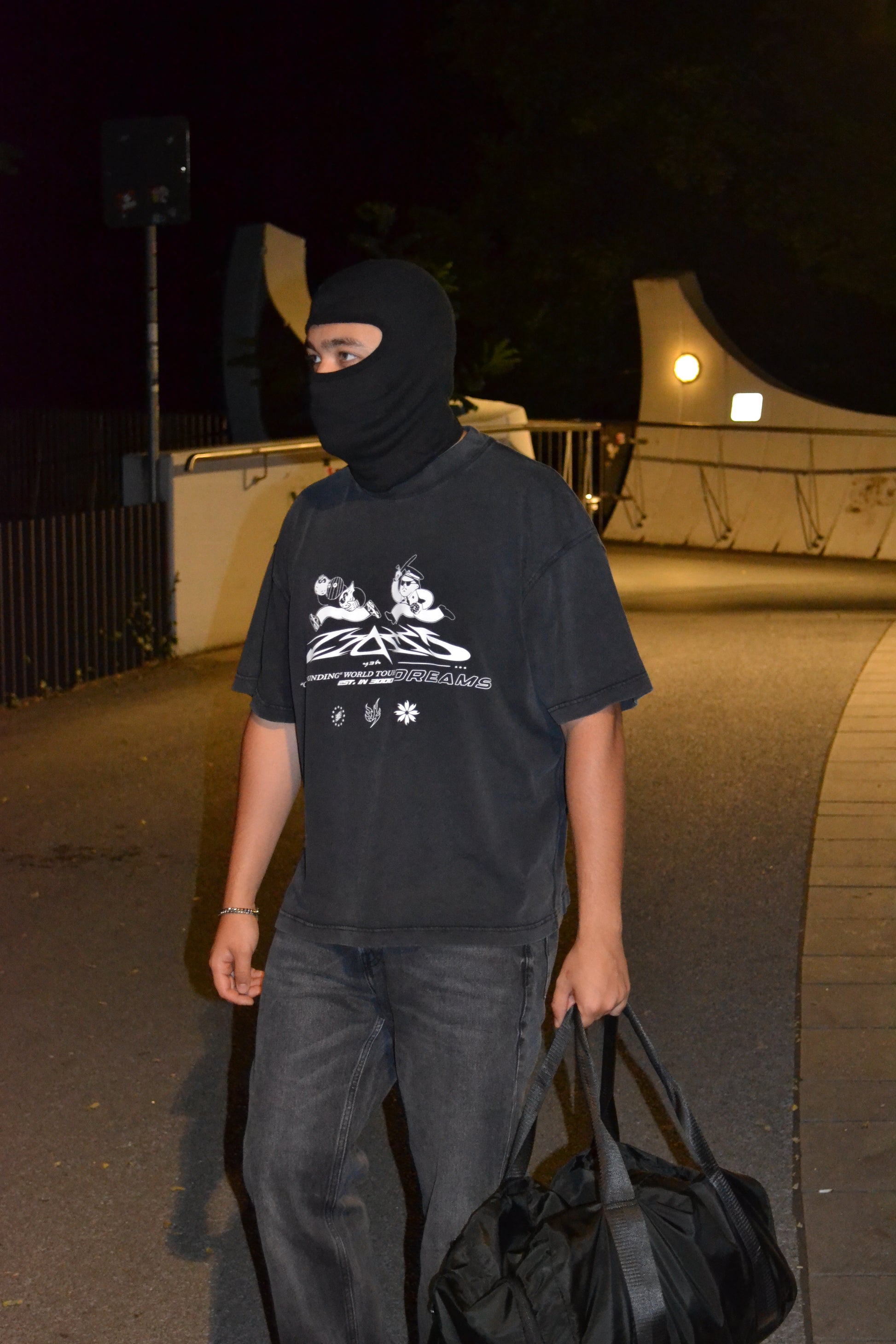 Crowdfunding worldtour (washed black)